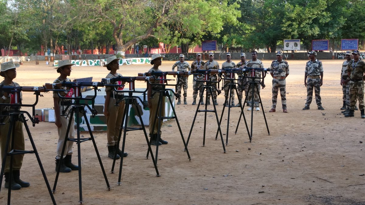 CISFTraining's tweet image. Building endurance, sharpening skills &amp;amp; instilling discipline!
 Trainees at RC RTC Thakkolam undergo rigorous training with physical exercises, weapon drills &amp;amp; more, shaping them into skilled &amp;amp; disciplined personnel #RTCThakkolam #CISFTraining #DisciplineAndSkill @CISFHQrs