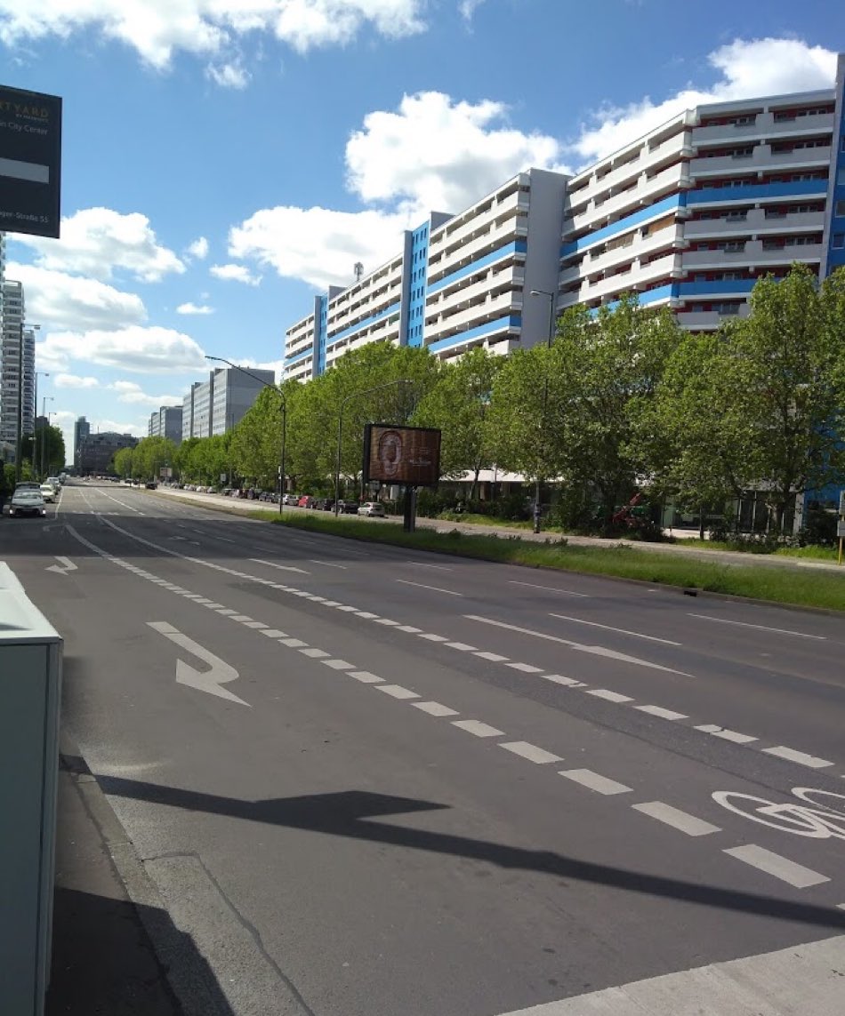 Fräulein Nass (@jenny_nass26) on Twitter photo Kein einziges Fahrrad auf dem Radweg. Braucht offensichtlich niemand 💁🏼♀️ Kein einziges Fahrrad auf dem Radweg. Braucht offensichtlich niemand 💁🏼♀️
