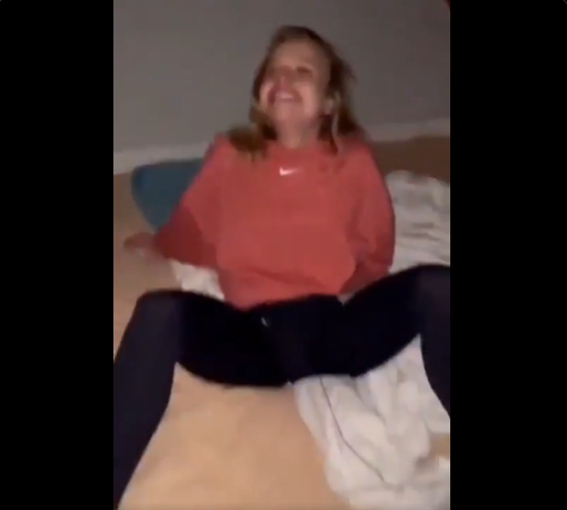 stxchiw's tweet image. Gen z was ready to r!sk it all on cameras? 😈😭 
Vidz below 🎥