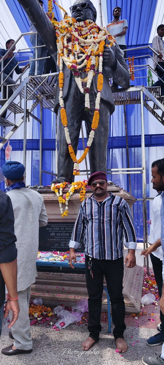 Rahulba67410237's tweet photo. अंबेडकर वो शेर, क्रांति की चिंगारी,
जाति-पात के जंगल में, लाए हक की बयारी।
कलम से लिखी ताकत, संविधान बनाया,
जयंती पे ठोक सलाम, बाबा ने सबको जगाया! https://t.co/qhFWxqn4XI