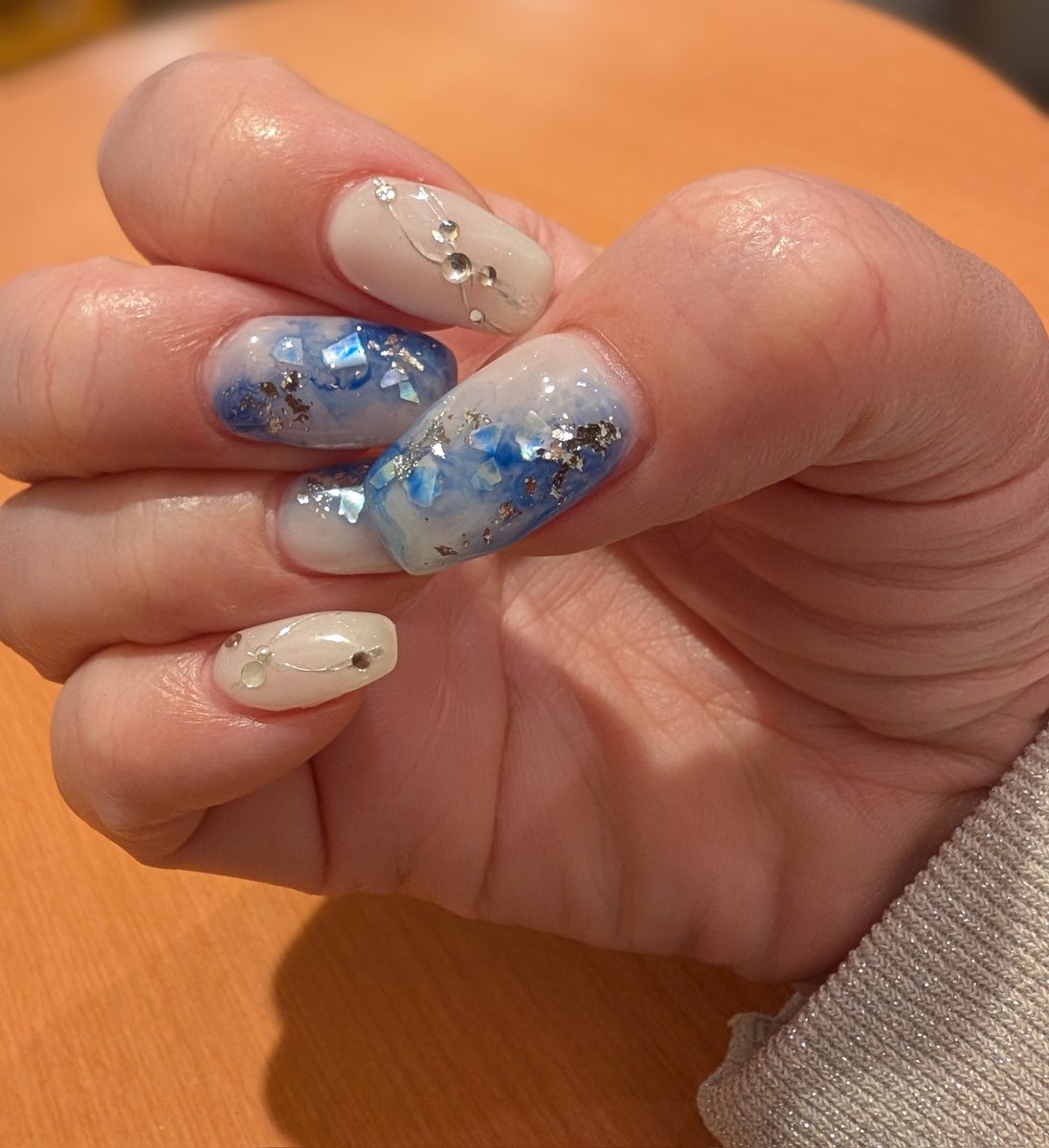 m_cappu's tweet photo. 春っぽい？宇宙っぽい？ネイル🌌 https://t.co/4HMKO2pFsr