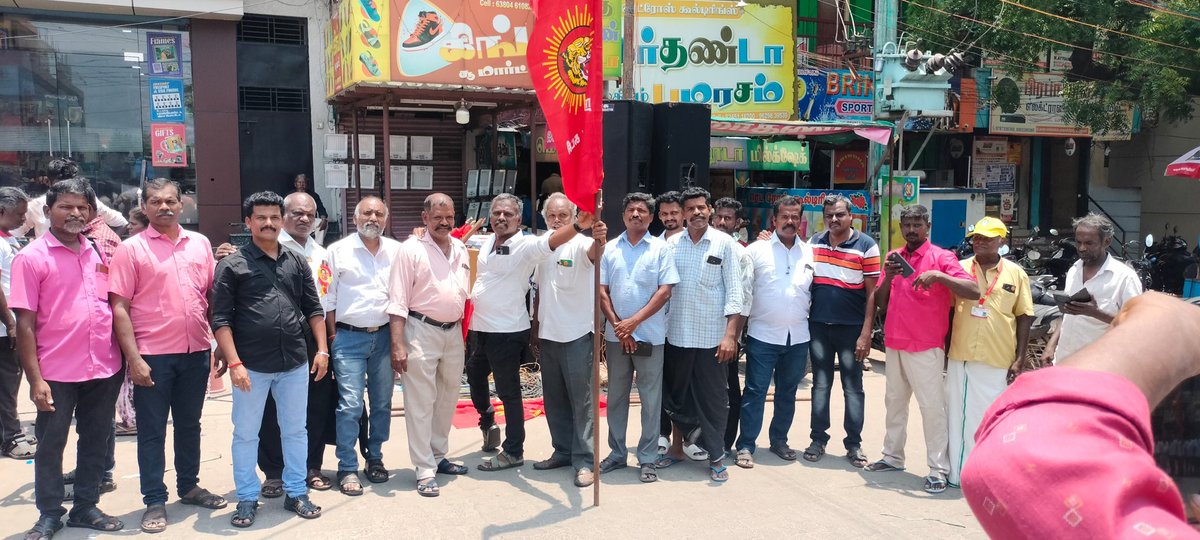 se_prabakaran's tweet photo. விருதுநகரில் நாம் தமிழர் கட்சி தலைமை ஒருங்கிணைப்பாளர் அண்ணன் செந்தமிழன் சீமான் அவர்கள் அறிவுறுத்தலின் பேரில் வக்ஃப் வாரியசட்ட திருத்தை ஒன்றியஅரசு திரும்ப பெறவலியுறுத்தி கண்டனஆர்ப்பாட்டம் நடைபெற்றது @Seeman4TN @idumbaikarthi @Saattaidurai @PackiaSe @ITwingNTK https://t.co/xn3j236CPF