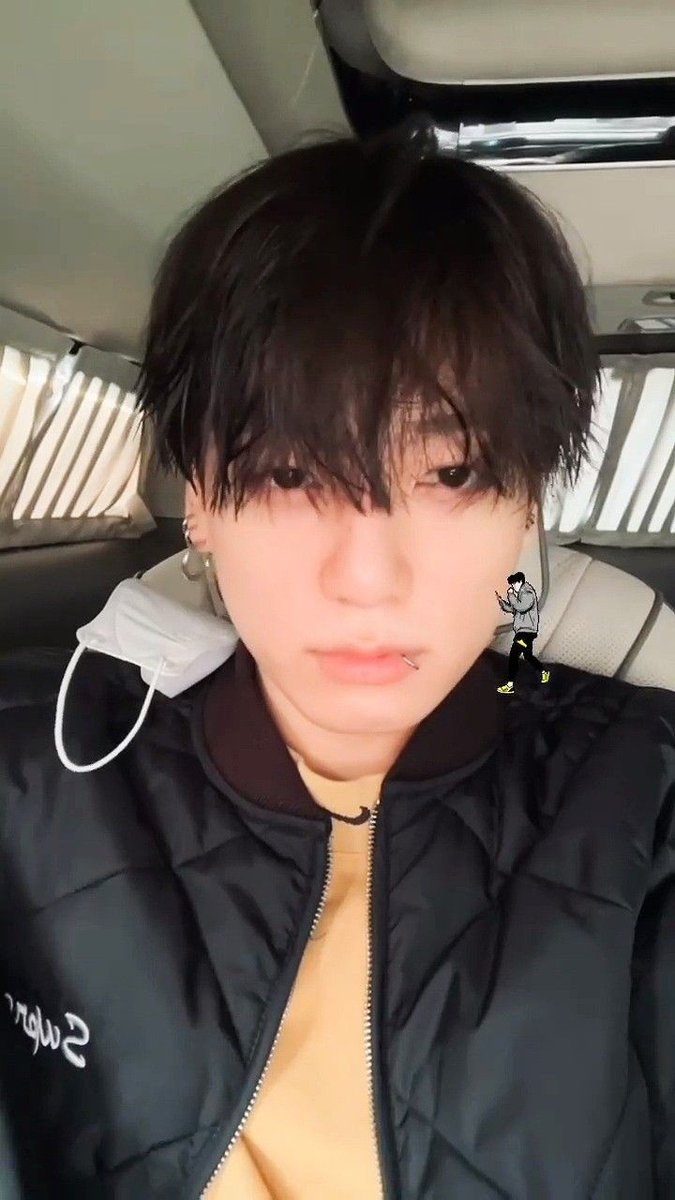 fuze_tae's tweet photo. #kooktaeau | Syrup 🍸
Un #Aukooktae dónde...

J'k, uno de los mejores boxeadores del país es  emparejado con una Idol así que se pone a contar como fue que conoció a su esposo.

Y curiosamente todas las pistas apuntan a T'h, el modelo más importante de la industria. https://t.co/igoVImoD9c