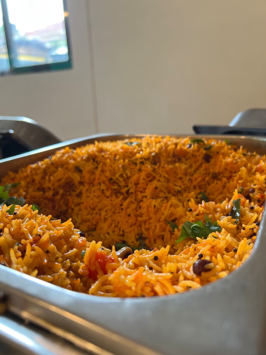 IndianDhabaUga's tweet photo. Why not kick off the week with spice and flavor?
Drop by The Great Indian Dhaba for mouthwatering meals that fuel your day, every day!
π Kololo | π 0751903647 | 0765946392
#MondayMotivationUG #IndianCuisineKampala #KololoRestaurants #SpiceUpYourWeek #AllDayIndianMeals https://t.co/aTClBcluVp