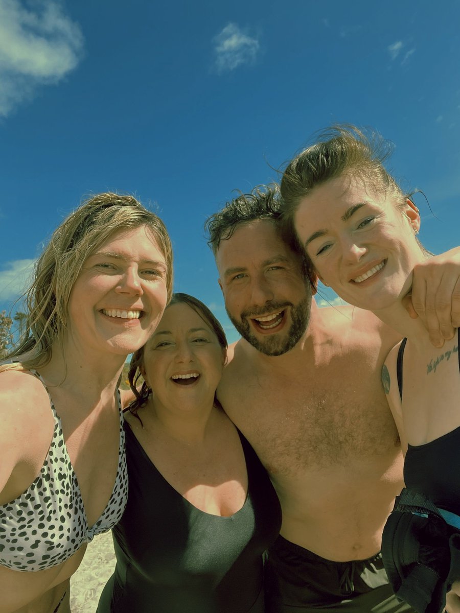 Just 4 singers - nothing to see
<a href="/laoise_leahy/">Laoise Leahy</a> <a href="/MayKay316/">May Kay</a> Gemma Sugrue ❤️