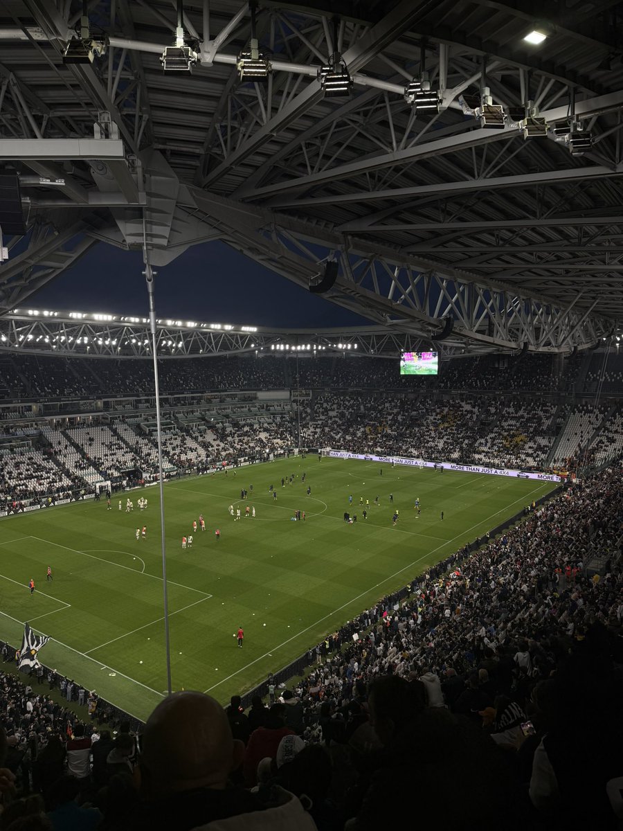 BoifavaSara's tweet photo. Sabato stadio, emozionante come sempre 🤍 https://t.co/7T5Pf5oNJY