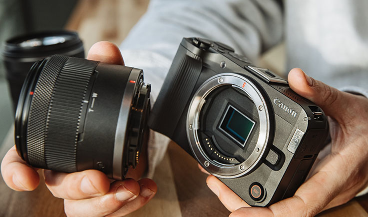 Fotoğraf Dergisi (@fotografdergisi) on Twitter photo Canon, yeni aynasız fotoğraf makinesi EOS R50 V'yi duyurdu.
fotografdergisi.com/canon-eos-r50-…
<a href="/Canon_TR/">Canon Türkiye</a> #işbirliği Canon, yeni aynasız fotoğraf makinesi EOS R50 V'yi duyurdu.
fotografdergisi.com/canon-eos-r50-…
<a href="/Canon_TR/">Canon Türkiye</a> #işbirliği
