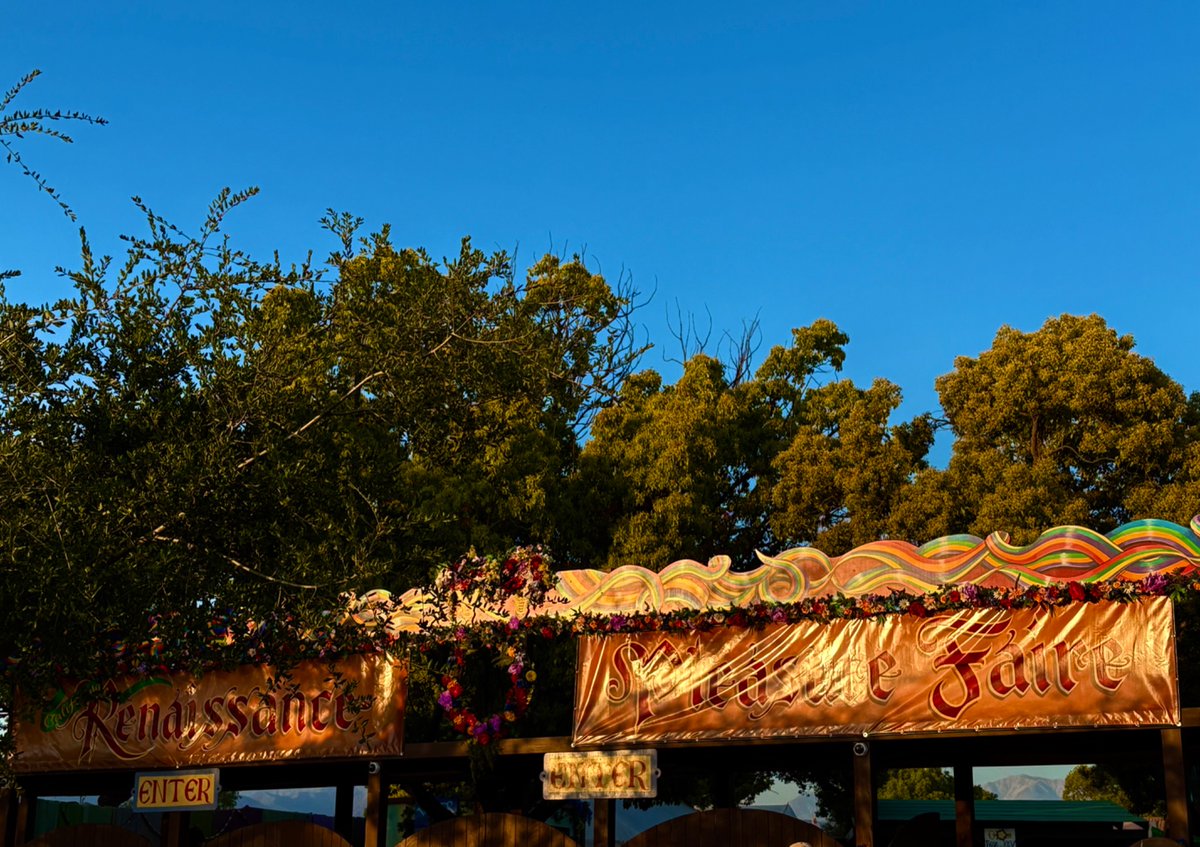 Had a wonderful day at the #renaissancepleasurefaire with my beloved friends 🥰