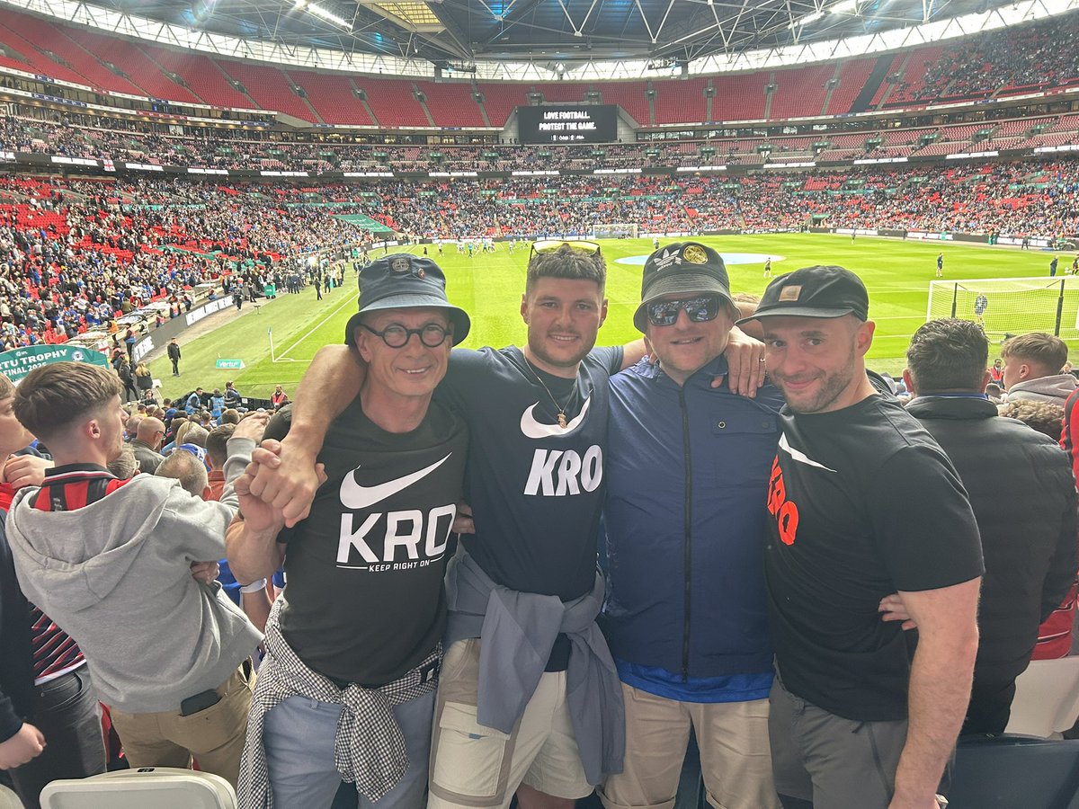 Billyy1875's tweet photo. Good craic #bcfc #kro https://t.co/xBqODXsLlV