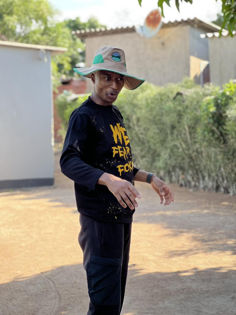 CHATUNGA MUGABE (@chatubellamine) on Twitter photo Someone tell this young man that he will never fight ZanuPF and win, unopera fast <a href="/Cde_Ostallos/">Gift Ostallos Siziba</a> ,if you can't beat them join them. Someone tell this young man that he will never fight ZanuPF and win, unopera fast <a href="/Cde_Ostallos/">Gift Ostallos Siziba</a> ,if you can't beat them join them.