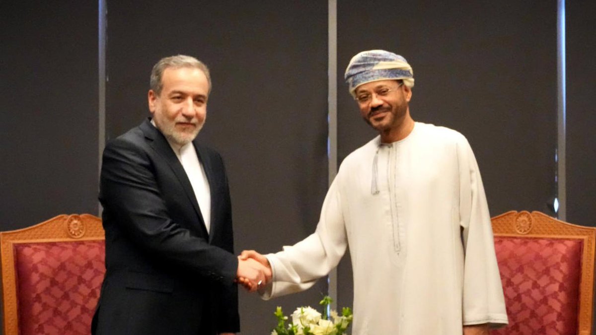 FabGiagnoni's tweet photo. In #Oman, i colloqui #USA-#Iran hanno visto i diplomatici #persiani ribaltare il tavolo: oltre allo scambio di prigionieri, alla riduzione delle #sanzioni, l'#Iran difende il suo nucleare civile chiedendo la COMPLETA denuclearizzazione del #MedioOriente. Ora è #israele nel mirino https://t.co/DR5ghTmV1v