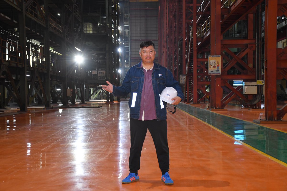 abumetha's tweet photo. The @jswsteel Plant in Karnataka is a shining jewel in the manufacturing crown of India. It is a story of inspiration, human endeavour, patriotism, struggle, courage and triumph. Today it stands tall as a pride of India across the globe.

I had an incredible experience visiting the plant, interacting with the people who make it work 24x7x365, and understanding the “The JSW Way”. The Visitor Experience on arrival is amongst the best I have seen anywhere in the world and fills us with Pride. 

Appreciate the JSW Team for the memorable experience and the warm hospitality. Thank You @TheJSWGroup, @SangitaSJindal, @ParthJindal11 and @JSWFoundation for your immense contributions to Nation Building.