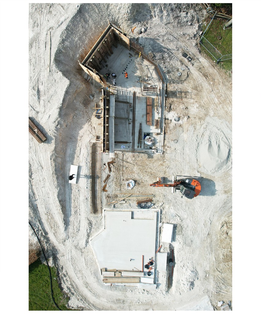 Hawkes Architecture (@hawkesarch) on Twitter photo We are delighted to have another project start on site, this one being a replacement dwelling situated in the Kent Downs national landscape. See if you can spot project architect Michael Zulueta in the picture!
Contractor: @hbhomessth
Superstructure supplier: <a href="/rubnerhaus/">Rubner Haus AG</a> We are delighted to have another project start on site, this one being a replacement dwelling situated in the Kent Downs national landscape. See if you can spot project architect Michael Zulueta in the picture!
Contractor: @hbhomessth
Superstructure supplier: <a href="/rubnerhaus/">Rubner Haus AG</a>