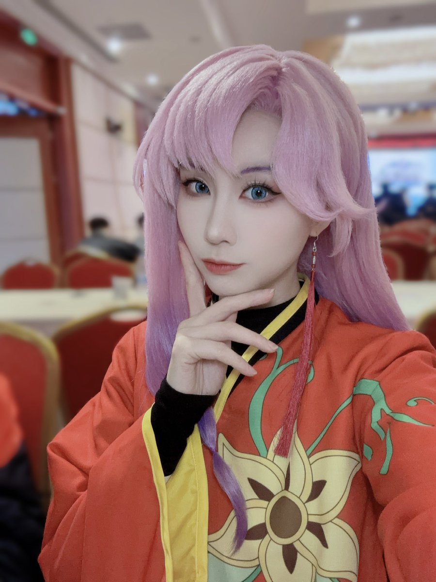 deliaHato's tweet photo. cos ヴァンガード 
員弁ナオ

happy birthday !!🎂

wgp in shanghai

#員弁ナオ誕生日2025
#ヴァンガード
#員弁ナオ https://t.co/FV03VUBM7V