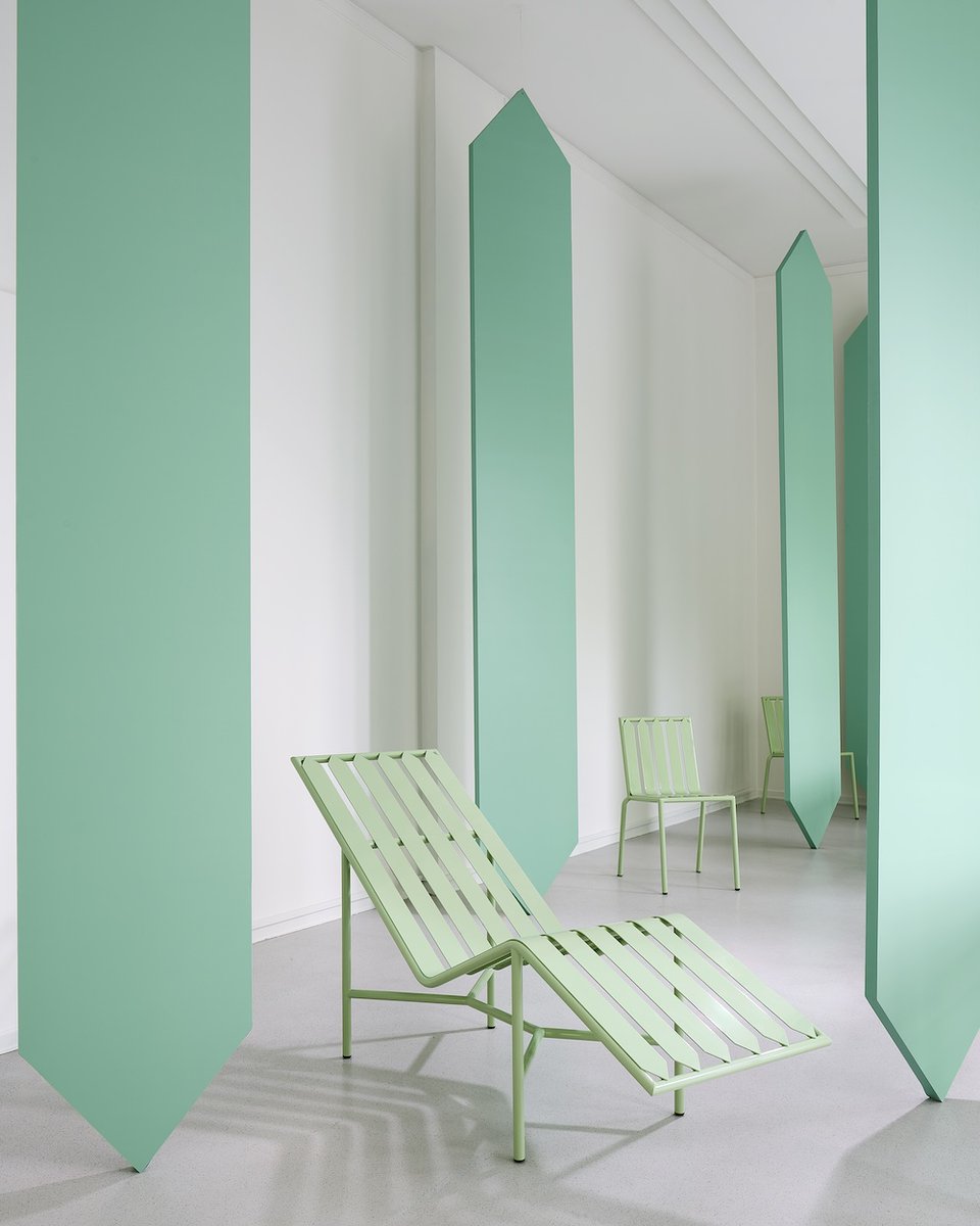 journaldesign's tweet photo. Mobilier d’extérieur du jardin des citronniers de la Villa Médicis
Infos &amp; images dans l'article : https://t.co/0qdiDti2bl

#design #outdoor #furniture #table #chair #lounger #MullerVanSeveren #Tectona https://t.co/GbONdCgTn4