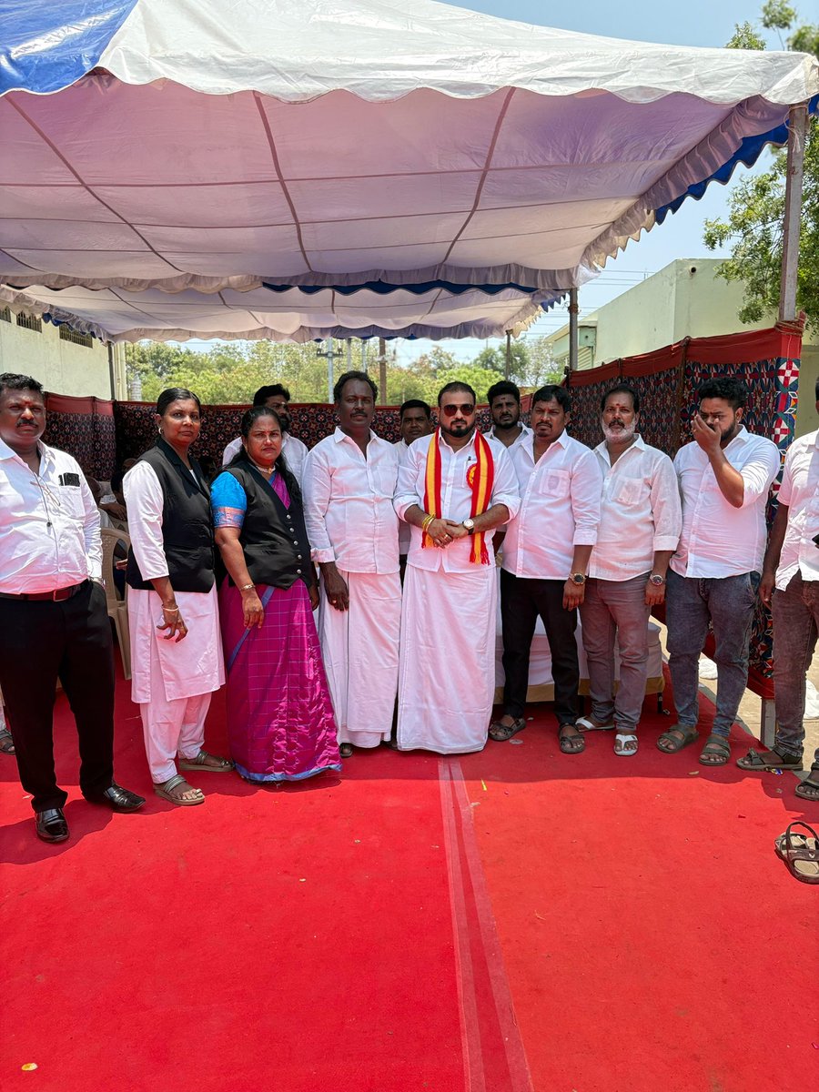 royapuram_navin's tweet photo. நமது தமிழக வெற்றிக் கழகத்தின் கொள்கைத் தலைவரான அண்ணல் அம்பேத்கர் அவர்களின் 135ஆவது பிறந்த நாளையொட்டி, சென்னையில் உள்ள அவரது திருவுருவச் சிலைக்கு மாலை அணிவித்து மரியாதை செலுத்தினேன்.

@TVKVijayHQ @BussyAnand 
#TVKForTN 
#தமிழகவெற்றிக்கழகம் https://t.co/ugn2C2aZWS