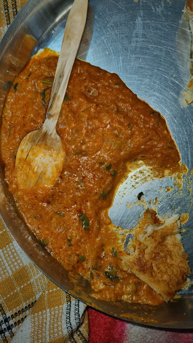 Amitbasna's tweet photo. I had ordered food from Swiggy to eat Pav Bhaji but there was a dead fly in the bhaji and Swiggy is not giving any response 
#swiggy
#jaipurswiggy
#rajasthanswiggy https://t.co/2l0zvhlr0j