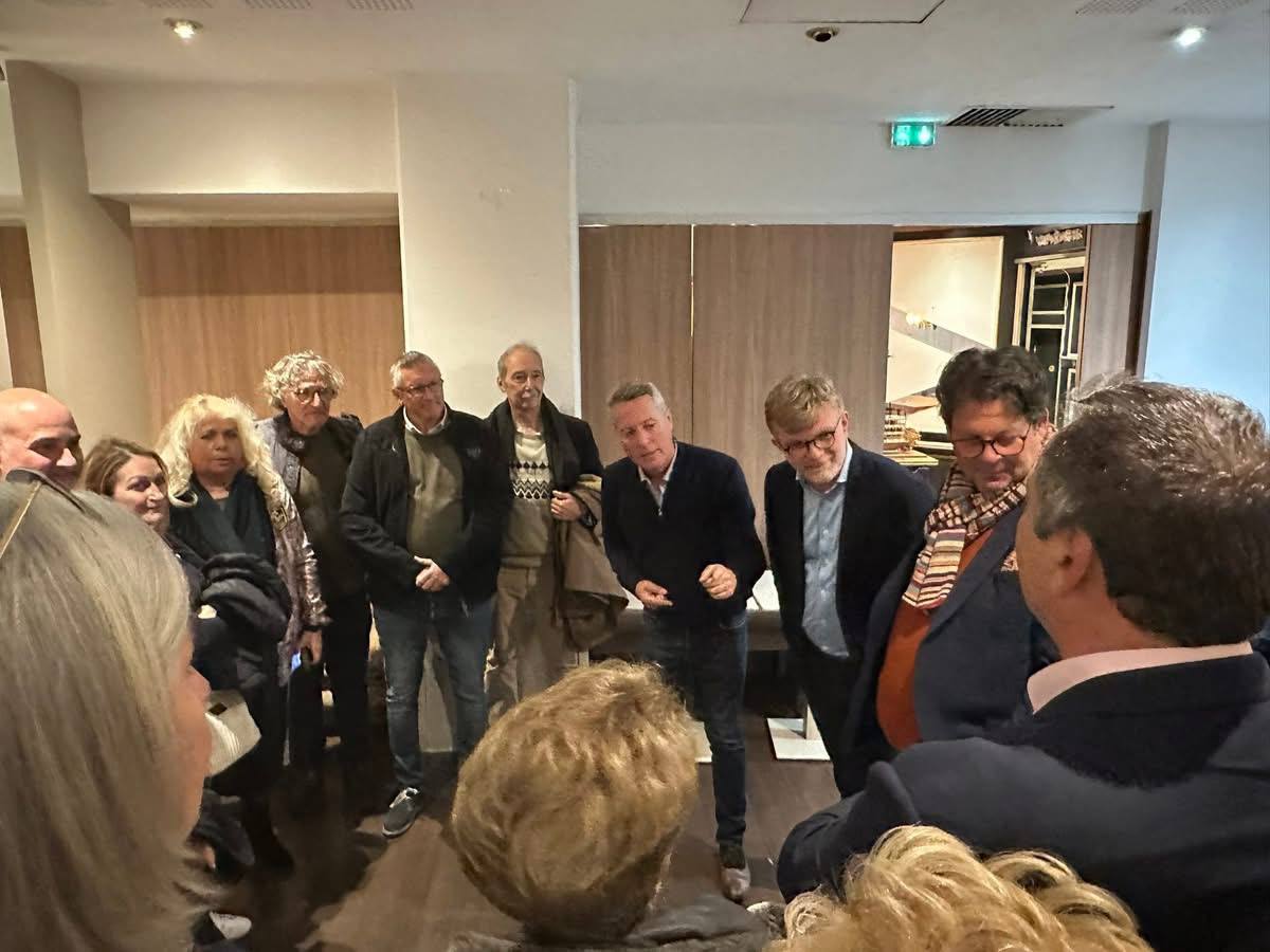 Mouvement Démocrate du Var (@modemvar) on Twitter photo Après-midi studieux pour les militants varois du <a href="/MoDem/">MoDem</a> organisé par <a href="/PhilippeMichelK/">PMK - Philippe Michel-Kleisbauer</a> permettant aux futurs candidats aux élections municipales et aux jeunes collaborateurs d'élus d'avoir un entretien personnalisé avec <a href="/MFesneau/">Marc Fesneau</a> ancien ministre et de bénéficier de son experience. Après-midi studieux pour les militants varois du <a href="/MoDem/">MoDem</a> organisé par <a href="/PhilippeMichelK/">PMK - Philippe Michel-Kleisbauer</a> permettant aux futurs candidats aux élections municipales et aux jeunes collaborateurs d'élus d'avoir un entretien personnalisé avec <a href="/MFesneau/">Marc Fesneau</a> ancien ministre et de bénéficier de son experience.