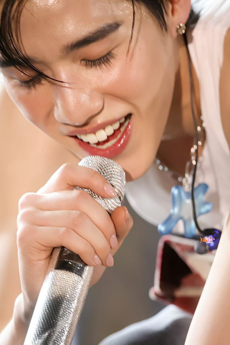 superpjiew's tweet photo. อะโหหห รุปนี้ไม่รู้จะอึ้งอะไรก่อนดี ขนตายาวมาก ผิวก็ใสกริ๊ง เล็บสุขภาพดี สวยไปหมดทั้งตัว https://t.co/UEHeIAVazi