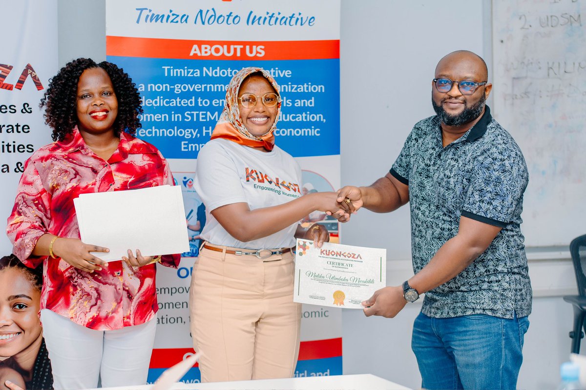 NdotoTimiza's tweet photo. Tumekamilisha siku 5 za mafunzo. Wanawake wajasiriamali wamejifunza masoko ya kidijitali, namna ya kusimamia biashara zao, kuandika business plan lakini pia namna ya kufanya biashara zao kidijitali. Tunawapongeza washiriki wetu kwa kumaliza program.

#ProjectKuongozaTz2024 https://t.co/kQDtQ7n9w9