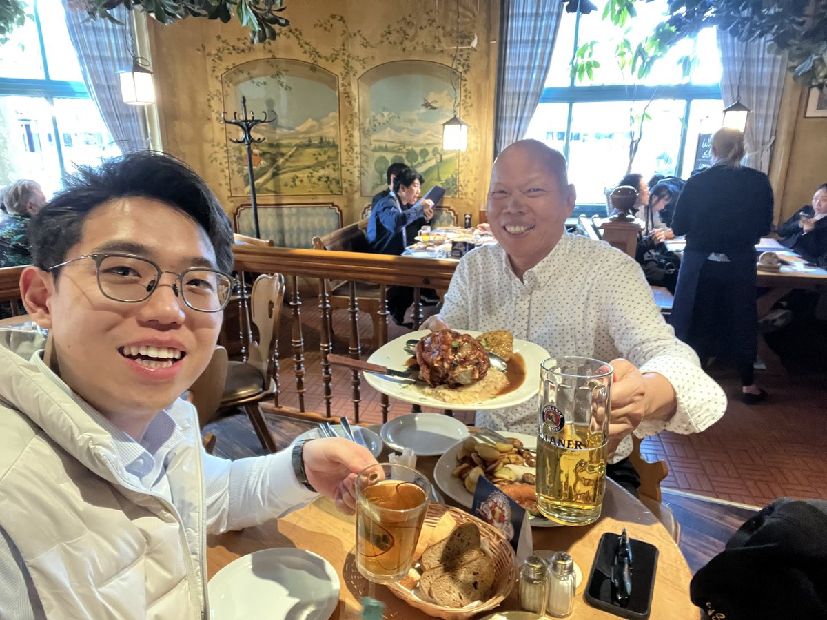 chanuncomp's tweet photo. Cheers to partnership with Chanun Compressor
It has been years of partnerships, building a partnership founded on mutual trust and shared growth. Here's to many more years of success and friendship together! 🛠🤝
#ChanunAirCompressors #CustomerSuccess #ScrewCompressor https://t.co/c572zad90F