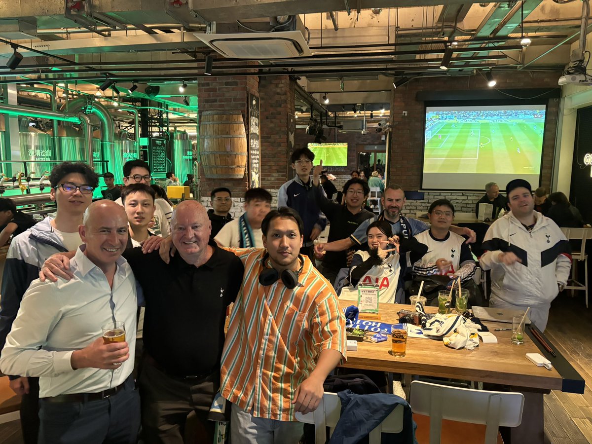 ShanghaiSpurs's tweet photo. Last Sunday night https://t.co/63UI5swU3O