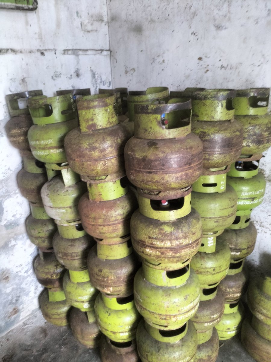 Mau uang 200 ribu atau tabung gas sama isinya 🫢