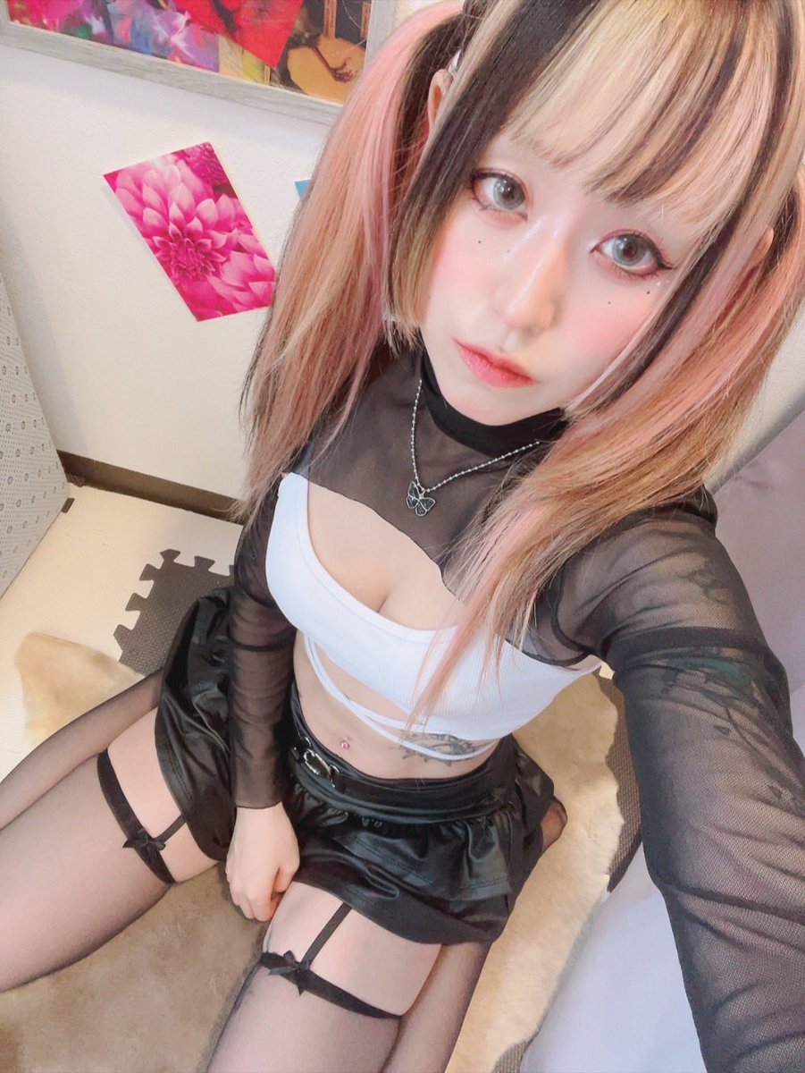 PeakyBar's tweet photo. 【告知】4月26日(土)20時〜0時
不滅のだん復活祭＆痴女���さbirthdayイベント！
当日は特別料金となります！
座席は予約の方優先です！
※混み合ってきた場合は1時間での退店をお願いする場合があります。
2人とも女の子も大好きなのでエッチなお姉様を浴びたい女の子も是非！
@chijomisa3
＠m9695s1 https://t.co/kWc9DmhO9P