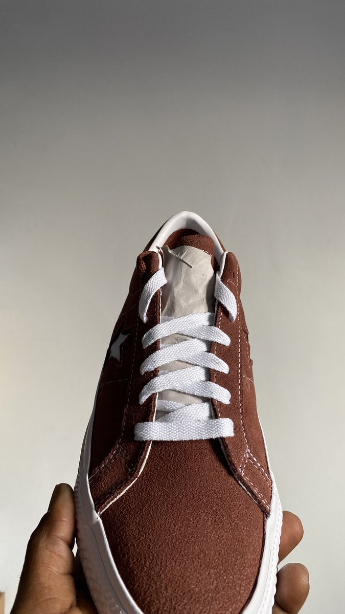 jaysneakgh's tweet photo. Converse One Star Pro Low “Red Oak/White”.
Size EUR 42.5 (US 9).
Gh¢1,150.
DM here or WhatsApp: 0272422544.

Details:
100% authentic.
Brand new in box.
SKU: A02945C.
Suede upper.
Rubber outsole with CX foam cushioning for impact and protection.

#converse #sneakers #ghana https://t.co/aeyiwmJ54T