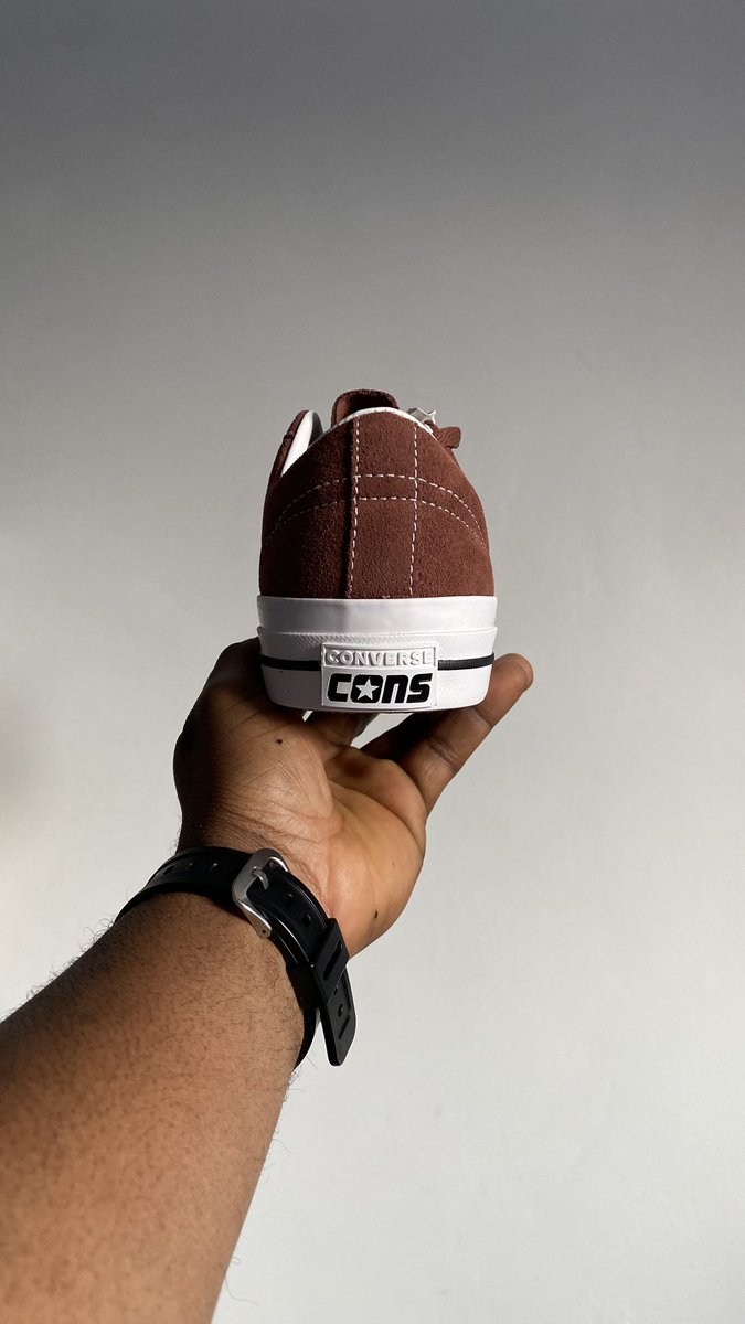 jaysneakgh's tweet photo. Converse One Star Pro Low “Red Oak/White”.
Size EUR 42.5 (US 9).
Gh¢1,150.
DM here or WhatsApp: 0272422544.

Details:
100% authentic.
Brand new in box.
SKU: A02945C.
Suede upper.
Rubber outsole with CX foam cushioning for impact and protection.

#converse #sneakers #ghana https://t.co/aeyiwmJ54T