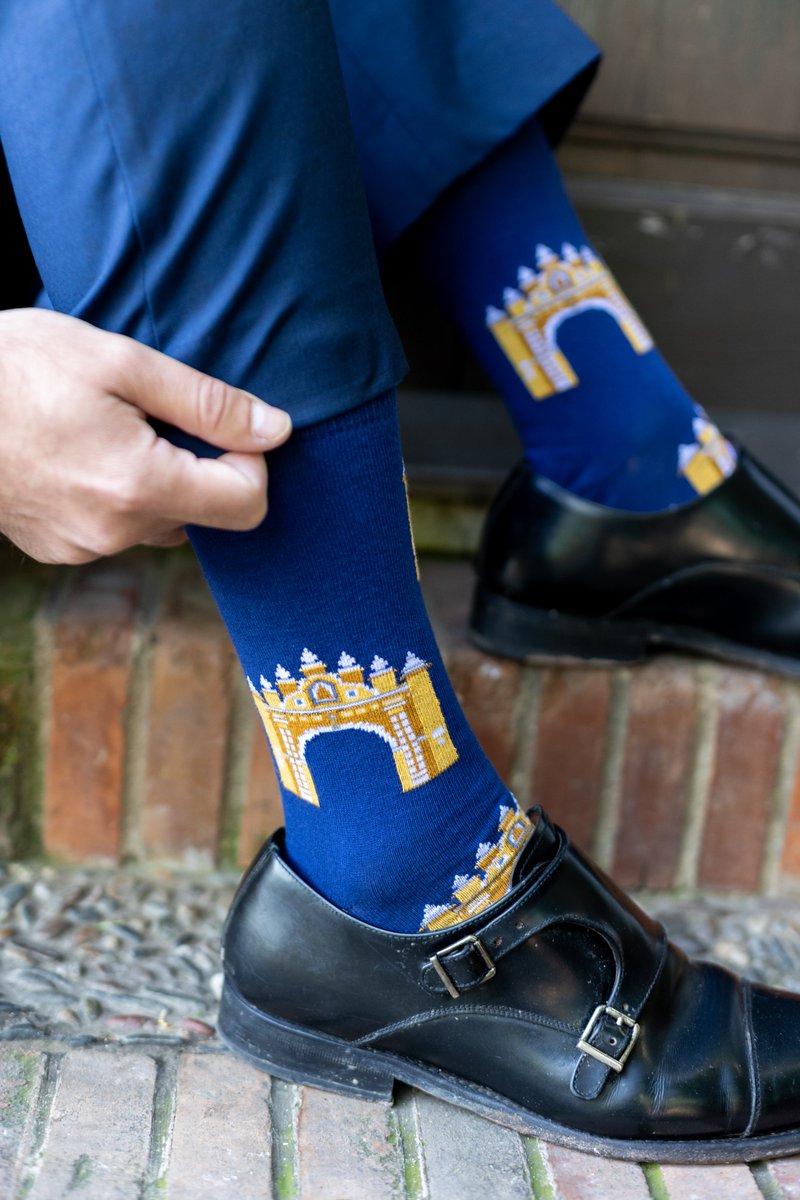 Tradición e ilusión son los protagonistas de nuestros calcetines más cofrades. Nuevos modelos y aquellos más clásicos que siguen perdurando.

Disponibles en tiendas, stands y en nuestra web. 👇

🔗 pepepinreles.com/23-semana-santa

#pepepinreles #TDSCofrade #SemanaSanta2025