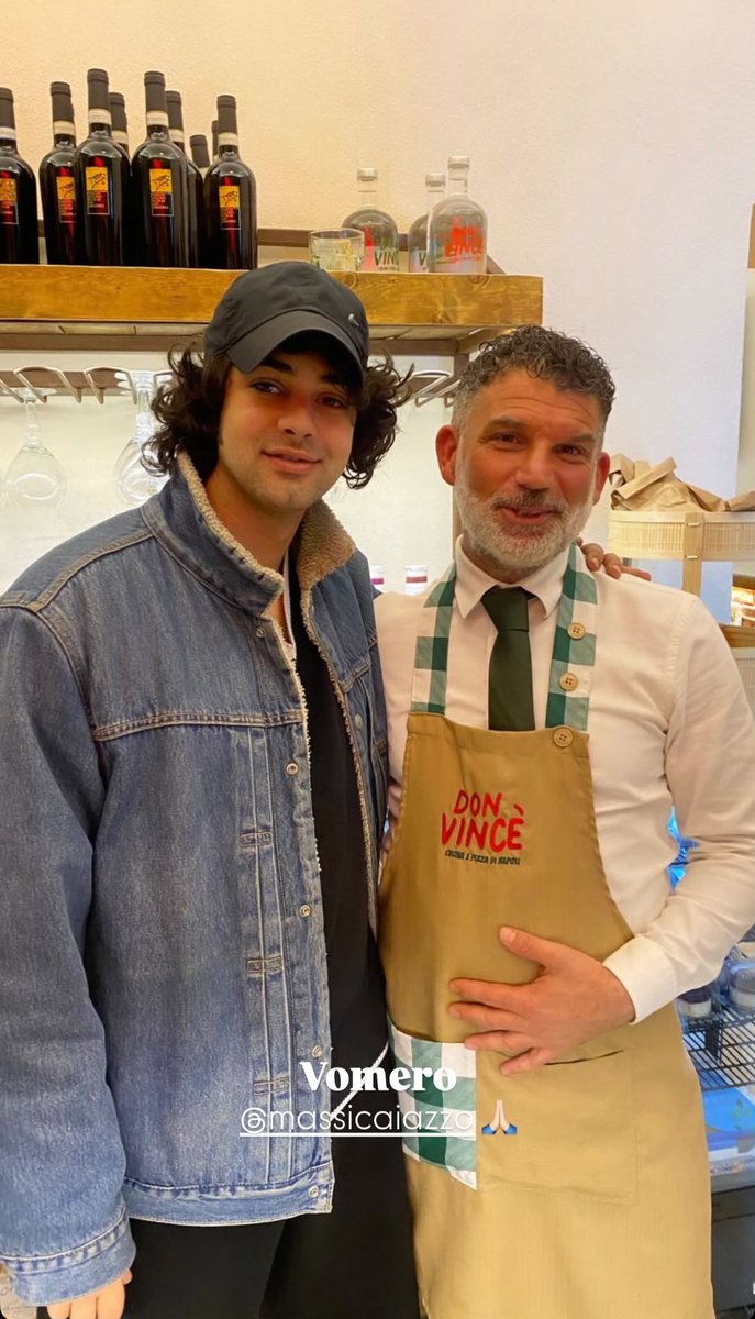 caiazzoupdates's tweet photo. 📲 Nuova foto di Massimiliano ieri presso la pizzeria @/donvince_ilnonnodicapuano ❤️ https://t.co/ovzlkmXm7F