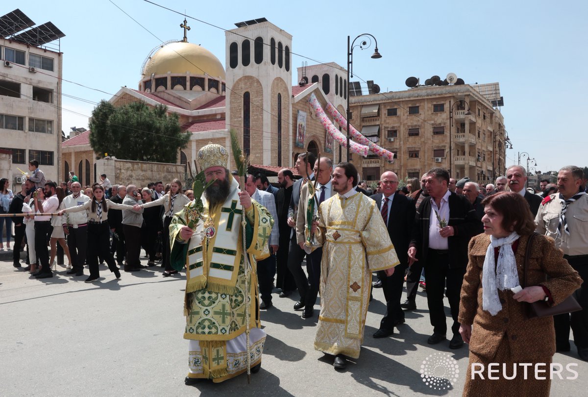 Mahmoud_Hasano's tweet photo. احتفالات أحد الشعانين  في مدينة حلب.
Christians in Aleppo celebrate Palm Sunday for the first time after the fall of Syrian president Bashar al-Assad, Aeppo Syria, April 13, 2025. REUTERS/Mahmoud Hassano https://t.co/3d8gmI9dy1