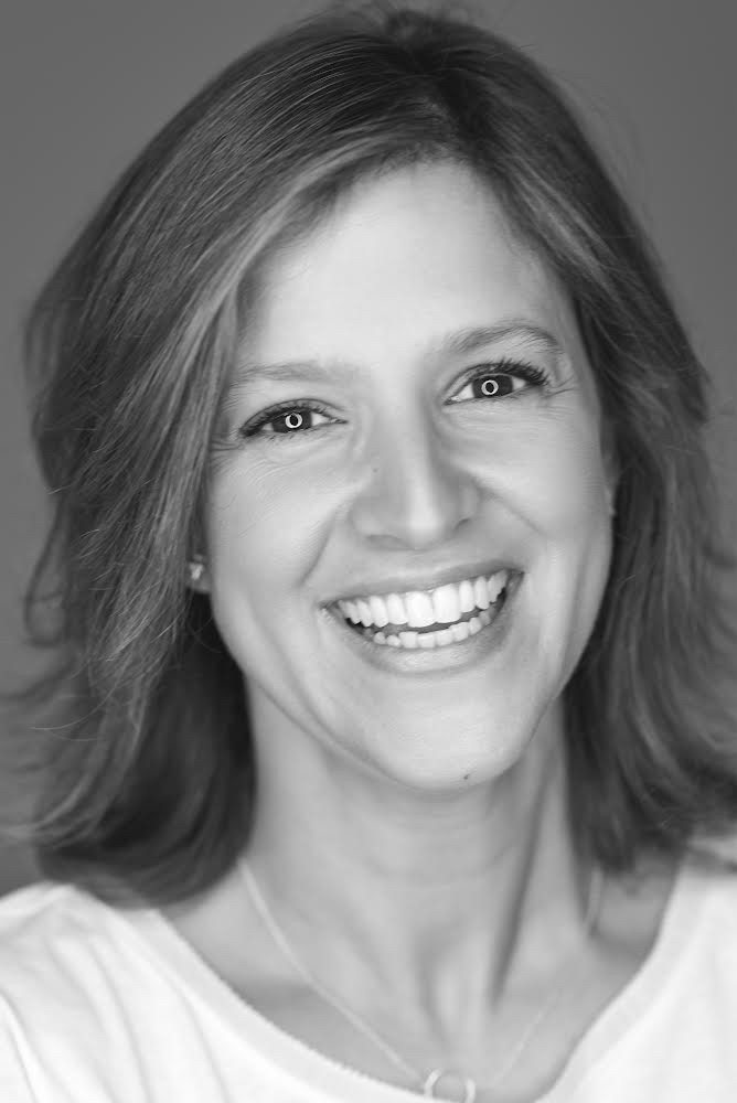 Marta García trae al #CentroActúa las técnicas de narración de audiolibros. Las clases tendrán lugar los jueves, del 8 de mayo al 19 de junio.

Aprende a narrar con fluidez, crear registros vocales e interpretar personajes. Apúntate hasta el 25 de abril:

aisge.es/tecnicas-de-na…