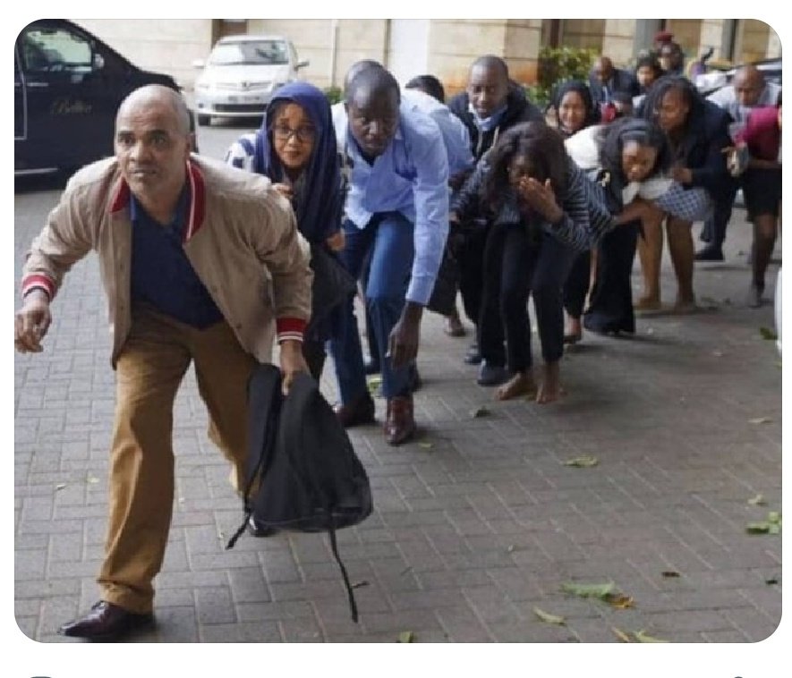 SMasiroe's tweet photo. @mapensela11 @Hollywoodbets Sundowns fanbase heading to work today

#Azishe
@mapensela11
@Hollywoodbets https://t.co/nbYCL8dQO7