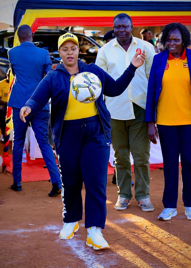 NRMOnline's tweet photo. The NRM National Treasurer, Hon. Amb. Barbara Nekesa Oundo, yesterday presided over the closure of the five-day Uganda Secondary Schools' Championship for the Bukedi subregion. The competitions took place at Madibira Primary School in Busia Municipality.

The tournament drew participants from 58 schools across the subregion, with Busia Secondary School coming top among the boys and Tororo Girls School emerging victorious from the girls' competitions.

The two champions will be joined by the 1st and 2nd runners-up to represent the subregion at the national level.

Read More: https://t.co/HVIfVgVgnn