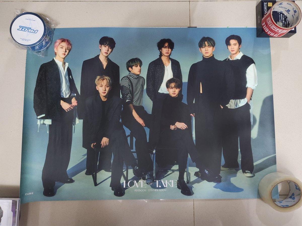 SeoulStationPH's tweet photo. WTS LFB OFFICIAL POSTERS 

random group : stray kids enhypen treasure nct bts txt twice astro bts pentagon girls generation nct 127 nct dream svt

PHP10 each

posters will be folded, or can give free poster tube, buyer will shoulder sf via j&amp;t
long dop for sf can be accepeted https://t.co/b9Un4HupHC
