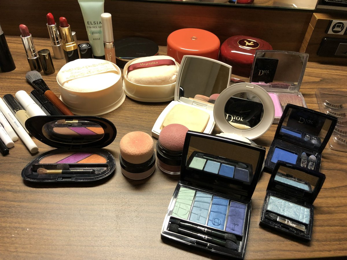 powderfetish's tweet photo. お化粧オナニーがやめられません
これから至福の時間です！ https://t.co/M2C7milwkQ