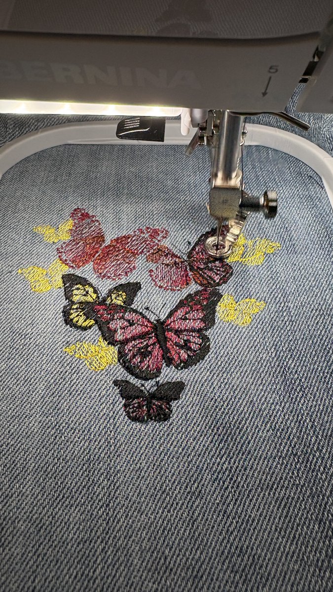 Feeling the spring as I’m putting butterflies on my jeans. First time I’m trying to embroider jeans on the Bernina B 500. The design is bought from Creative Fabrica creativefabrica.com/product/butter…