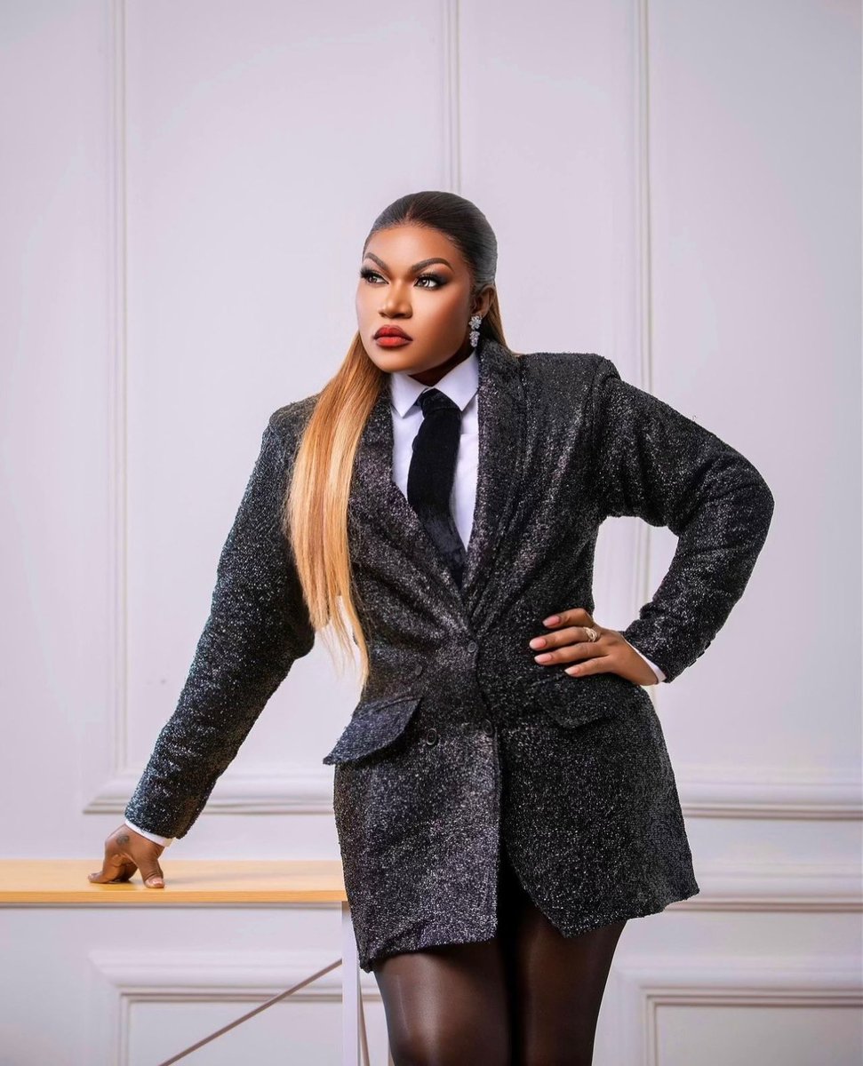 Dear Queen, You are enough, you are strong, and you are capable of amazing things. This BIRTHDAY , I celebrate growth, resilience, and the person I’m becoming!

A toast to my Birthday🥂 with pure joy and endless gratitude🖤

#liberiangirl
#birthdaygirl
#blackgirlsrock
#414