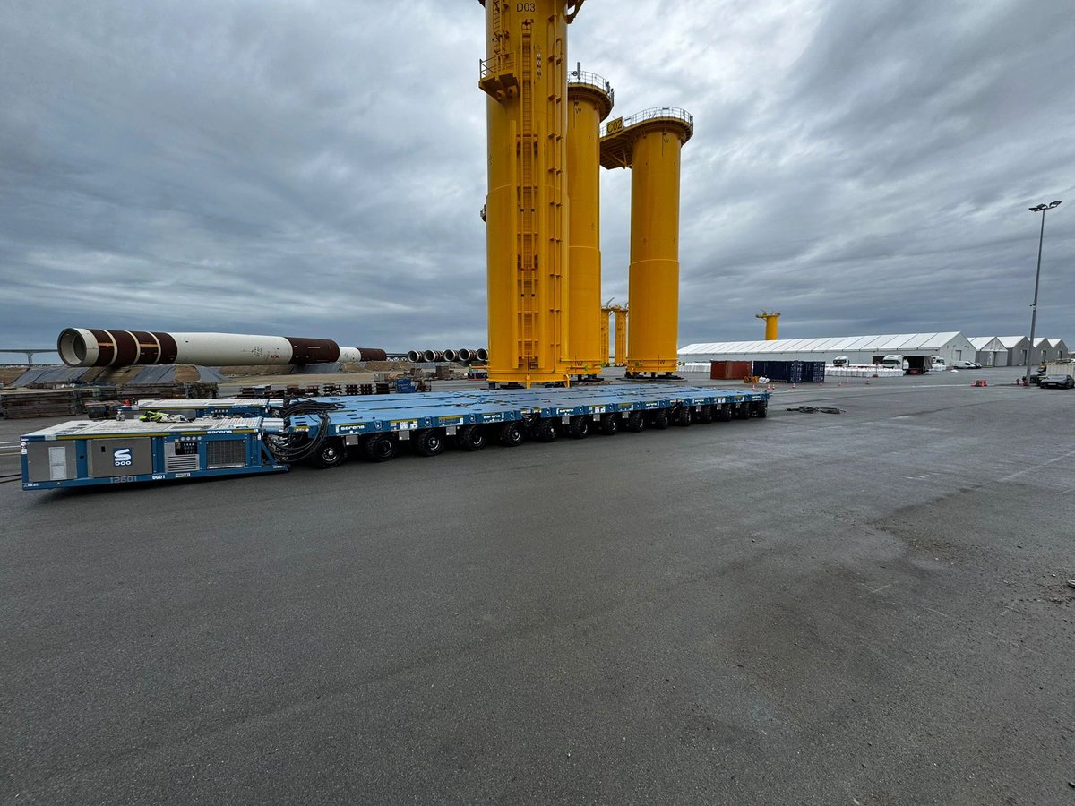 Sarens's tweet photo. Sarens is strengthening its #Fleet with more than 100 new axle lines of SPMTs! That means even more incredible projects where Sarens pushes the boundaries of #EngineeredTransport! https://t.co/rD8aurmUl2 #NothingTooHeavy https://t.co/HU9XzWDhkw