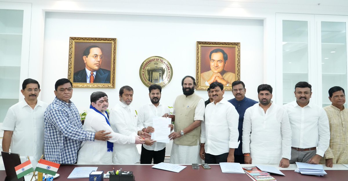 jsuryareddy's tweet photo. Days after #SCcategorisation bill was passed in the Assembly, now #Telangana govt released GO of categorisation of #ScheduledCaste (#SC) communities on #AmbedkarJayanti
First copy of the Order has been presented to #Telangana Chief Minister #RevanthReddy by cabinet ministers. Celebrates by sharing sweets.
Telangana is the first state to implement SC categorisation in the country.
#AmbedkarJayanti2025 #Ambedkar #DrBRAmbedkarJayanti
