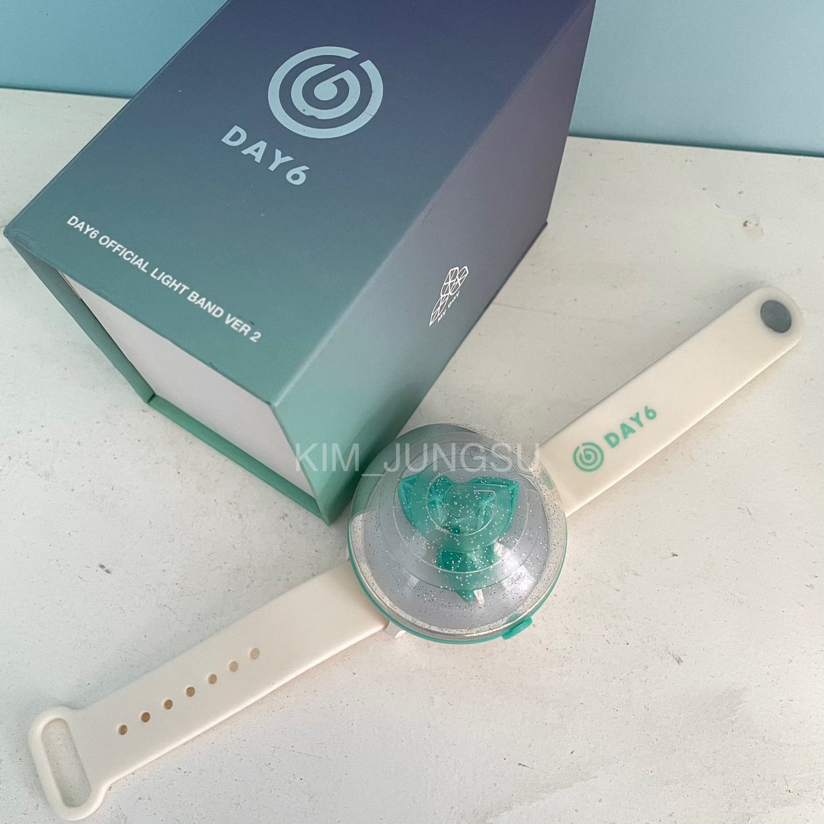 KlM_JUNGSU's tweet photo. WTS DAY6 Lightband Version 2
Good condition 👍🏼
- charger (bisa pake kabel usb)
🏷️ 450.000 nett
#wtsday6 #day6stuff #wtsday6stuff #day6 https://t.co/oDb7NWdnWT