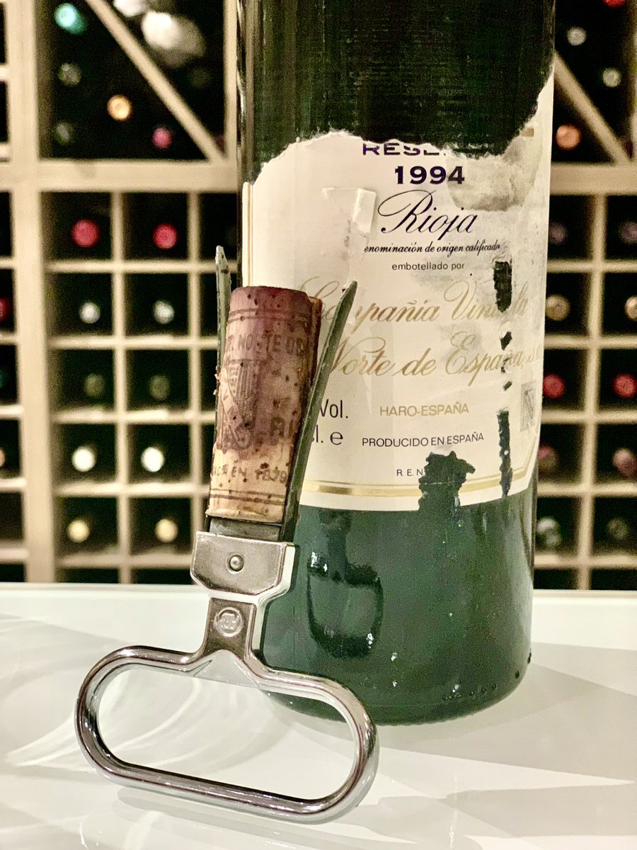 Seguramente os habéis preguntado ¿cuál es el vino ideal para Semana Santa? He aquí la respuesta ⤵️🍷 <a href="/Cvne/">CVNE</a> Imperial Gran Reserva 1994…

#Vintage1994 #SemanaSanta #Incienso #Catedral #GranReserva #CVNE