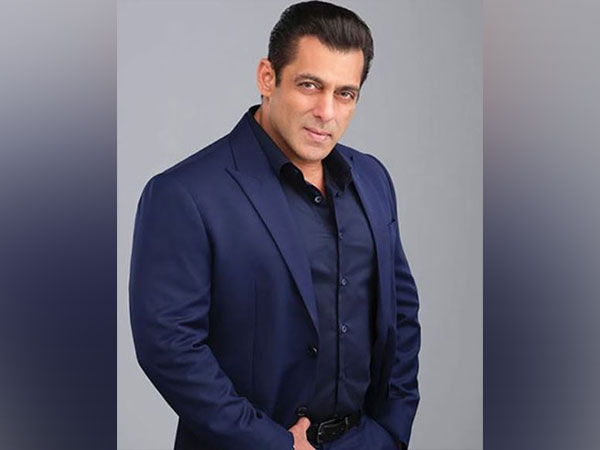 🚨 Salman Khan Receives Fresh Death Threat – What We Know So Far
Bollywood superstar Salman Khan has received another chilling death threat via WhatsApp, warning of a bomb blast and murder. The message was sent to the Worli Transport Department, sparking a full-scale