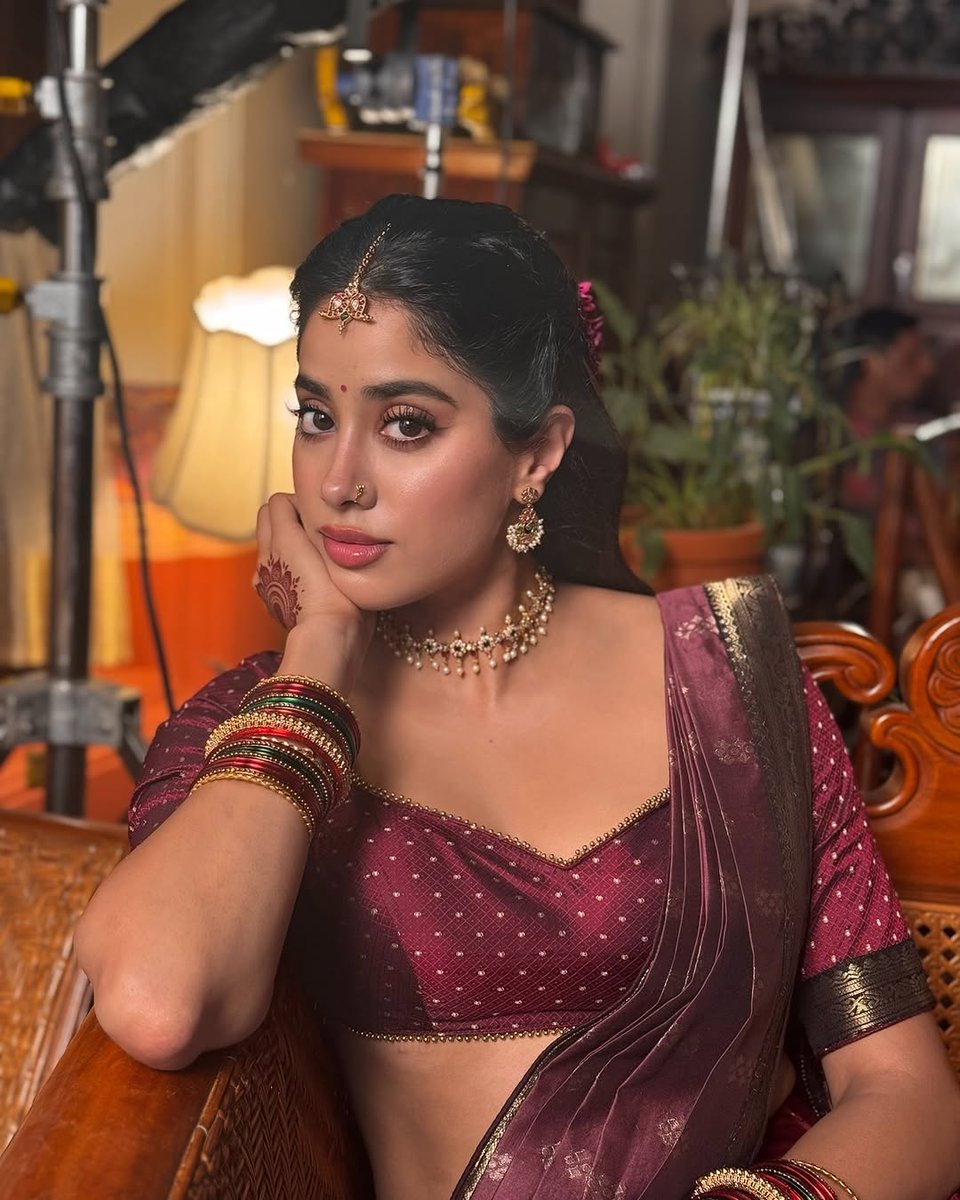 bombaytimes's tweet image. #JanhviKapoor extends warm wishes on #Vishu and #Puthandu to her fans

#Bollywood #JanhviKapoor #festival @JahnviKapoor @JanhviKapoor_FC @janhvikappoor @JanhviUniverse