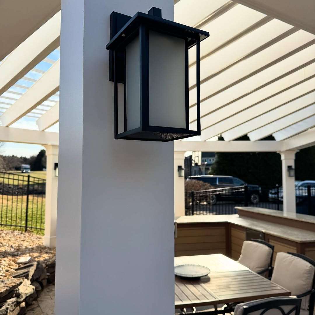 Tru_Scapes's tweet photo. Looking to brighten up your outdoor pergolas and structures? Discover our NEW Structure Lighting line! With a wide range of styles to choose from, you’ll find the perfect lighting solution to complement any project!✨🙌
📸: @probuiltconstructioninc https://t.co/tC5uvYKz9f