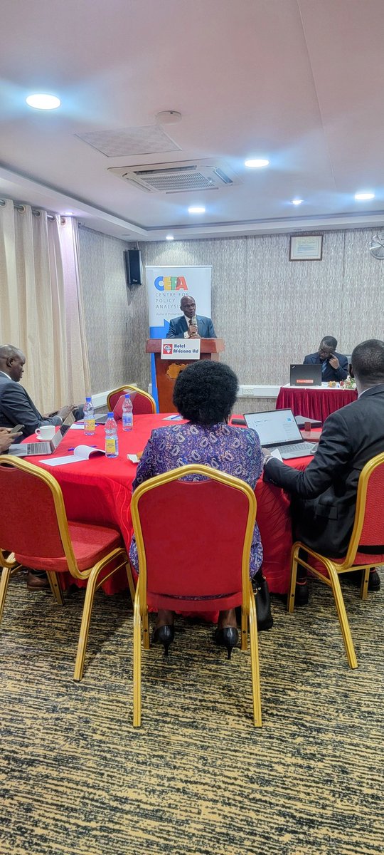 ROSACUg's tweet photo. Happening now: An advocacy dialogue at Hotel Africana hosted by @centre4policy to discuss budget allocation for road safety—a critical step toward reducing road crashes in Uganda.
Key stakeholders in attendance include MoWT, MoFPED, PAFROWS, ROSACU CSO members, and Media. https://t.co/DAVWs1kOAZ