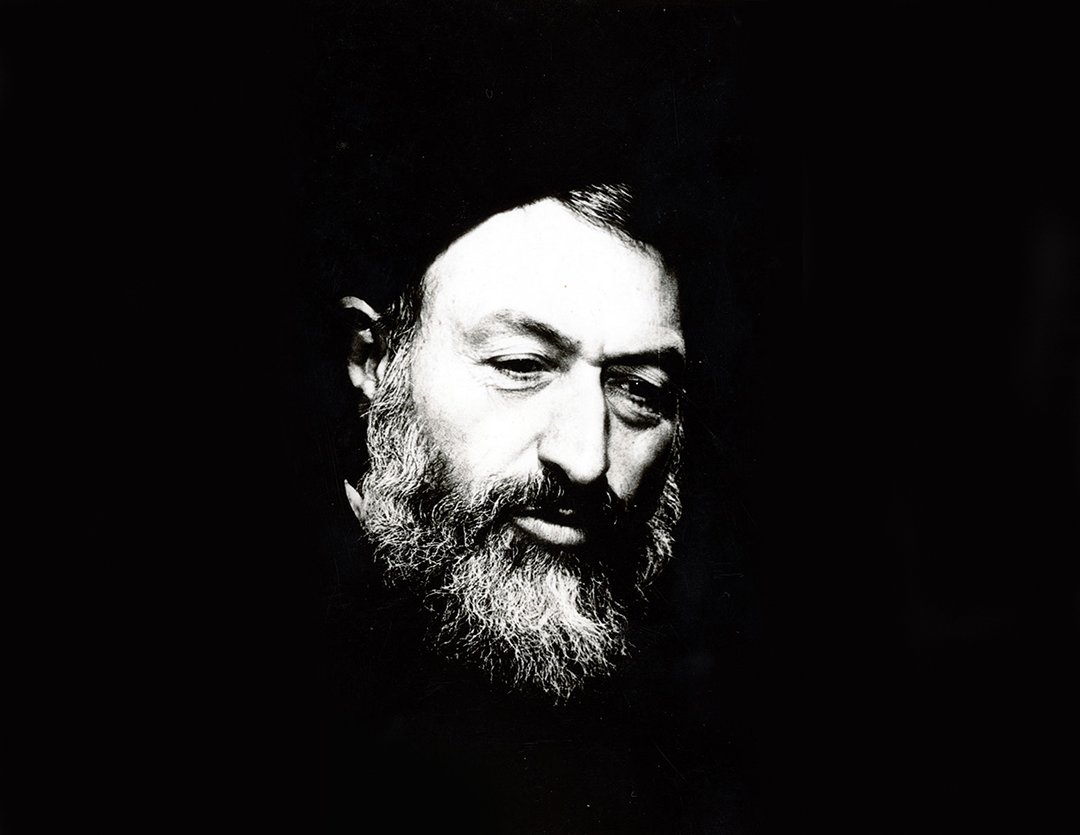 Alem_1400's tweet photo. آن نمازی از تو قبول می‌شود که قنوتش، دست برداشتن از سر دنیا باشد!

| شهید بهشتی رحمت‌الله‌علیه | https://t.co/VoaRghCMnG