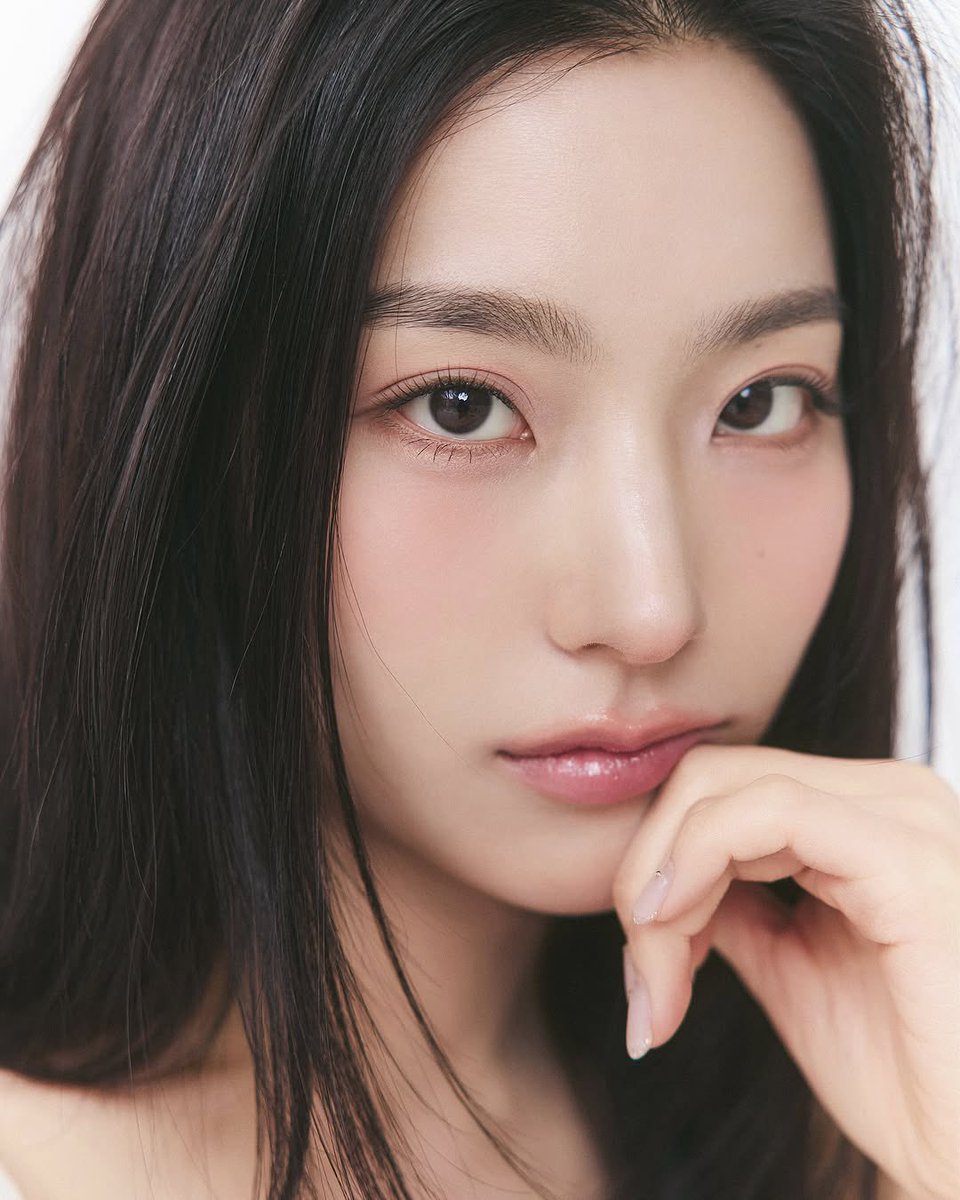 lsrsource's tweet photo. LEE SAEROM https://t.co/F8w1vLaOsc